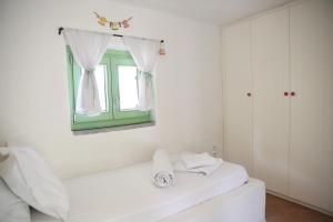 Otzias green cottage Kea Greece