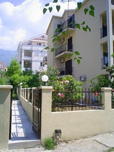 Apartments and rooms Marija