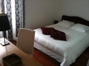 Hotels Hotel La Bastie d'Urfe : photos des chambres