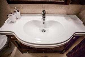 Tina House - Il cortile nel centro storico di Taormina