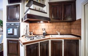 Tina House - Il cortile nel centro storico di Taormina