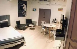 Studio typique et cosy climatise. - 博凯尔