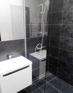 Сучасні апартаменти на площі Ринок з панорамним видом на дахи Львова