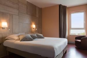 Hotels The Originals Boutique, Hotel Alize, Evian-les-Bains (Inter-Hotel) : photos des chambres