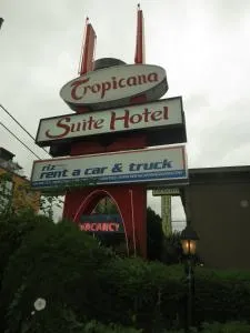 Tropicana Suite Hotel - Surrey