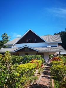 Belle Amie Self Catering