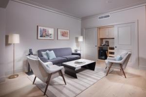 Junior Suite with Balcony room in Hotel Weyanoke