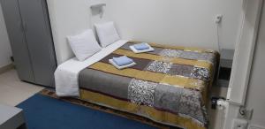 Deluxe Double Room with Extra Bed room in HOTEL Crystal Lights