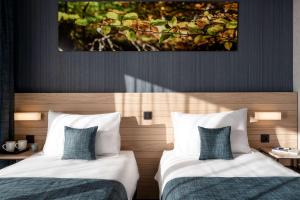 Standard Twin Room room in Best Western Plus Golden Lakes Hotel