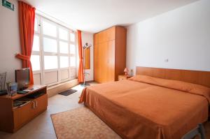 Studio and Room Lena 
