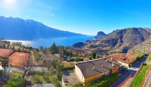 Casa Palanca Lake view apartment by Gardadomusmea