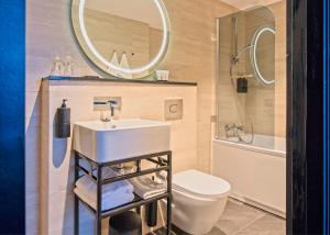 Junior Suite with Mountain View room in Funken Lodge