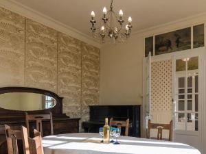 Maisons de vacances Mansion with Private Pool in Aquitaine : photos des chambres