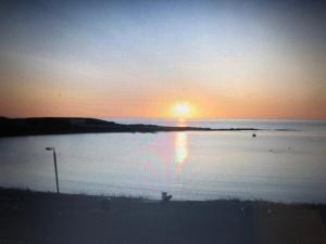Beach Front Apt Portballintrae , Bushmills close to Royal Portrush Golf Club