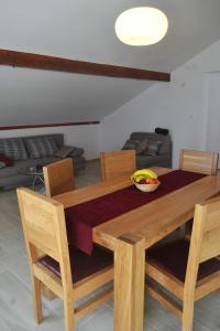 Apartments Toni Sea view