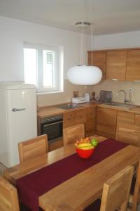 Apartments Toni Sea view