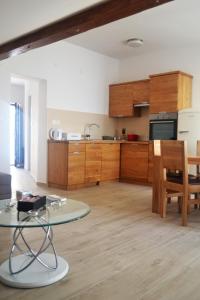 Apartments Toni Sea view