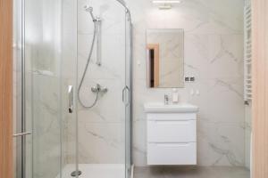 Wrocław Rose Apartments by Noclegi Renters