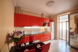 2 Bedrooms Apartment 150m from Opera House