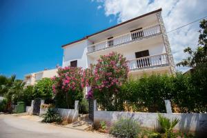 Apartments Petrčane Welcome