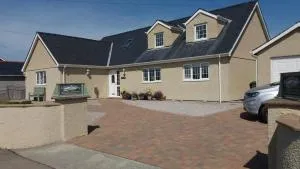 盆丽茵住宿加早餐旅馆 - Twdweiliog