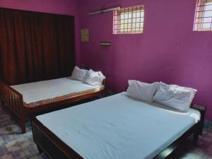 Parisha Residency- Temple Side Hotel