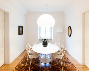 Apartamentai TriesteVillas ViaNDante, Huge & Unique, 360m2 w/ 17 Windows, Luxurious 5Bedroom Flat Triestas Italija