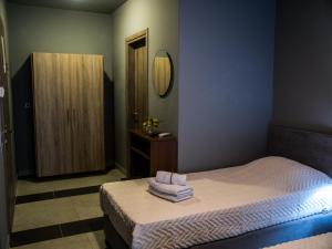 Ginas Studios