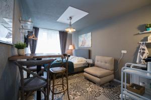 The LIV. - Central Station