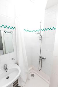 Hotels Hotel Le Trident Thyrse : photos des chambres