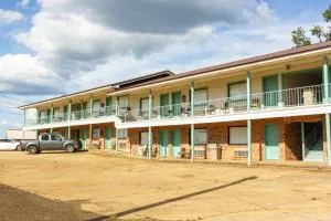 Toledo Town Inn - Sabinetown