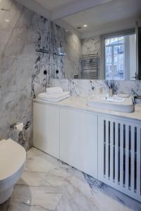 BOUTIQUE Rentals - Toledos One & Only Apt in Historical center of Porto