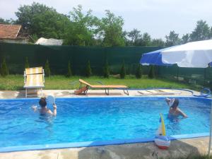 Ferienhaus Amazing Countryside Villa with Heated Pool 15min away from Oradea city center Apateu Rumänien