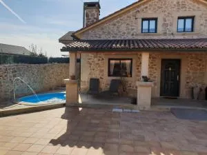 Casa Parrilla - Currás