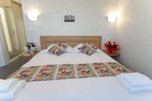 Hotels Hotel Sables D'or : photos des chambres