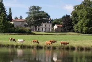 Le Masbareau, Chambre et Table d'Hôtes de Charme, B&B - Le Chatenet-en-Dognon