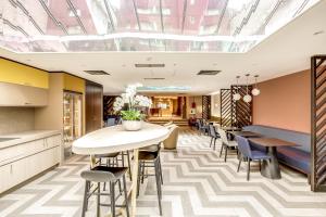 Mercure Paris Arc de Triomphe Etoile photo 12