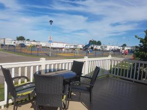 Dees Caravan Lettings Kingfisher Elm 481