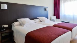 Double or Twin Room room in Hotel Santiago Apóstol