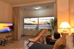 Las Canteras Seafront Apartment by VillaGranCanaria