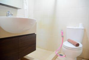 Great Location 2BR Maple Park Sunter Apartment By Travelio