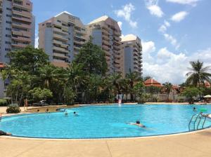 B&B View Talay 1B by Franco Jontiem