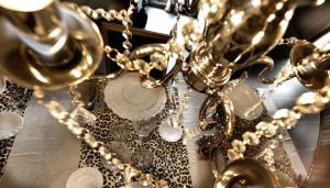 La Caseta de Queixans con chimenea