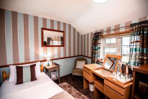 Single Room room in Trivelles Waterhall Country Hotel - Gatwick