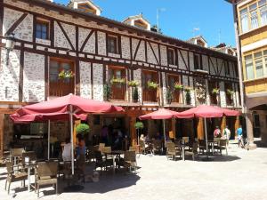 Apartamentos la Demanda - 3hvězdičkové hotely ve městě Ezcaray