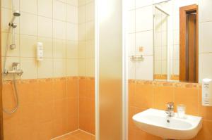 WenderEDU Business Center