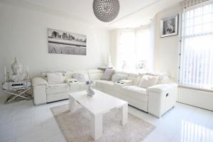 White Luxury Penthouse in City Centre