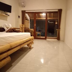 Phòng Deluxe hướng biển giường đôi (Deluxe Double Room with Sea View)