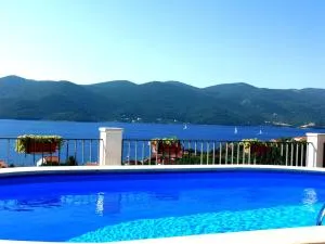 Vila Viganj - Nakovanj