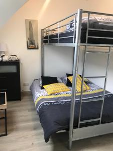 Maisons de vacances Gite 5 pers avec 2h espace bien-etre privatise inclus dans le prix de la nuit 80m2 de detente : photos des chambres